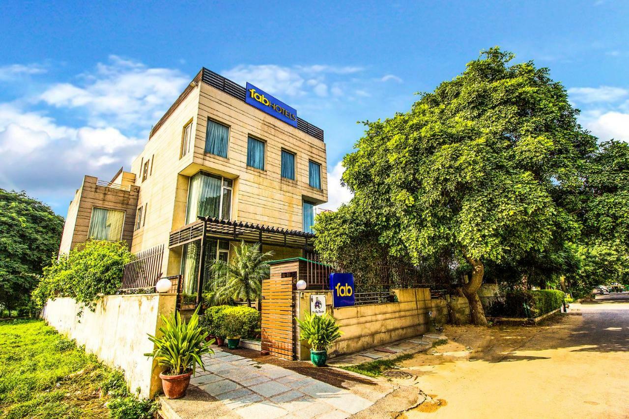 Fabhotel Raj Darbar Gurgaon Esterno foto